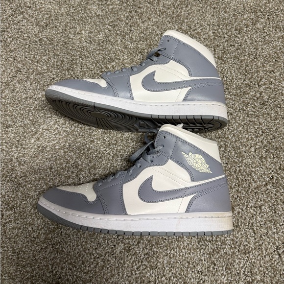 Air Jordan Mid-Top Sneakers in Gray/blue and White - Picture 4 of 4